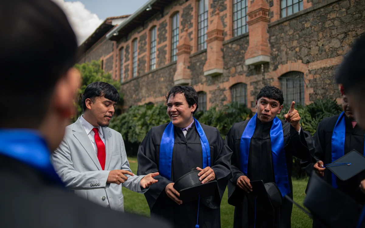 fotografía general del grupo de graduados